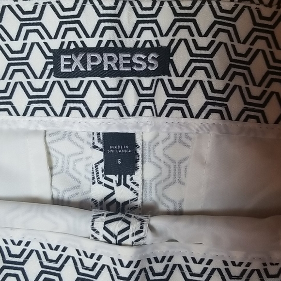 Printed Shorts - Picture 2 of 5